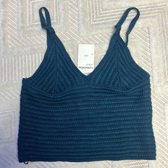 NORDSTROM - OLIVE AND OAK - Blue Knit Crop Tank Top - Picture 1 of 5